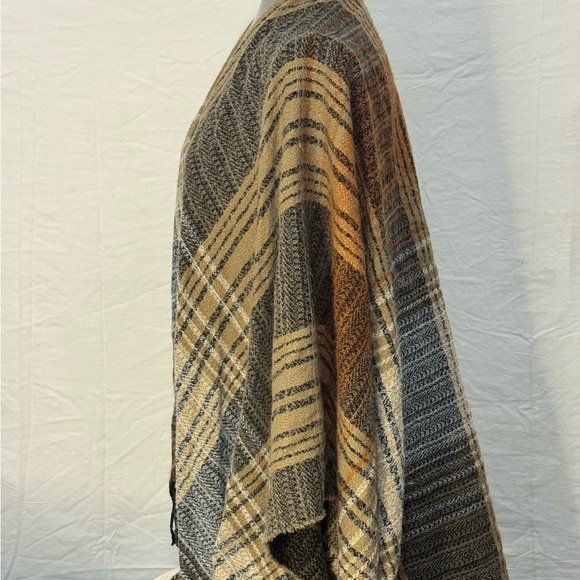 GANZ Black and Tan Plaid Women's Poncho - Picture 4 of 6